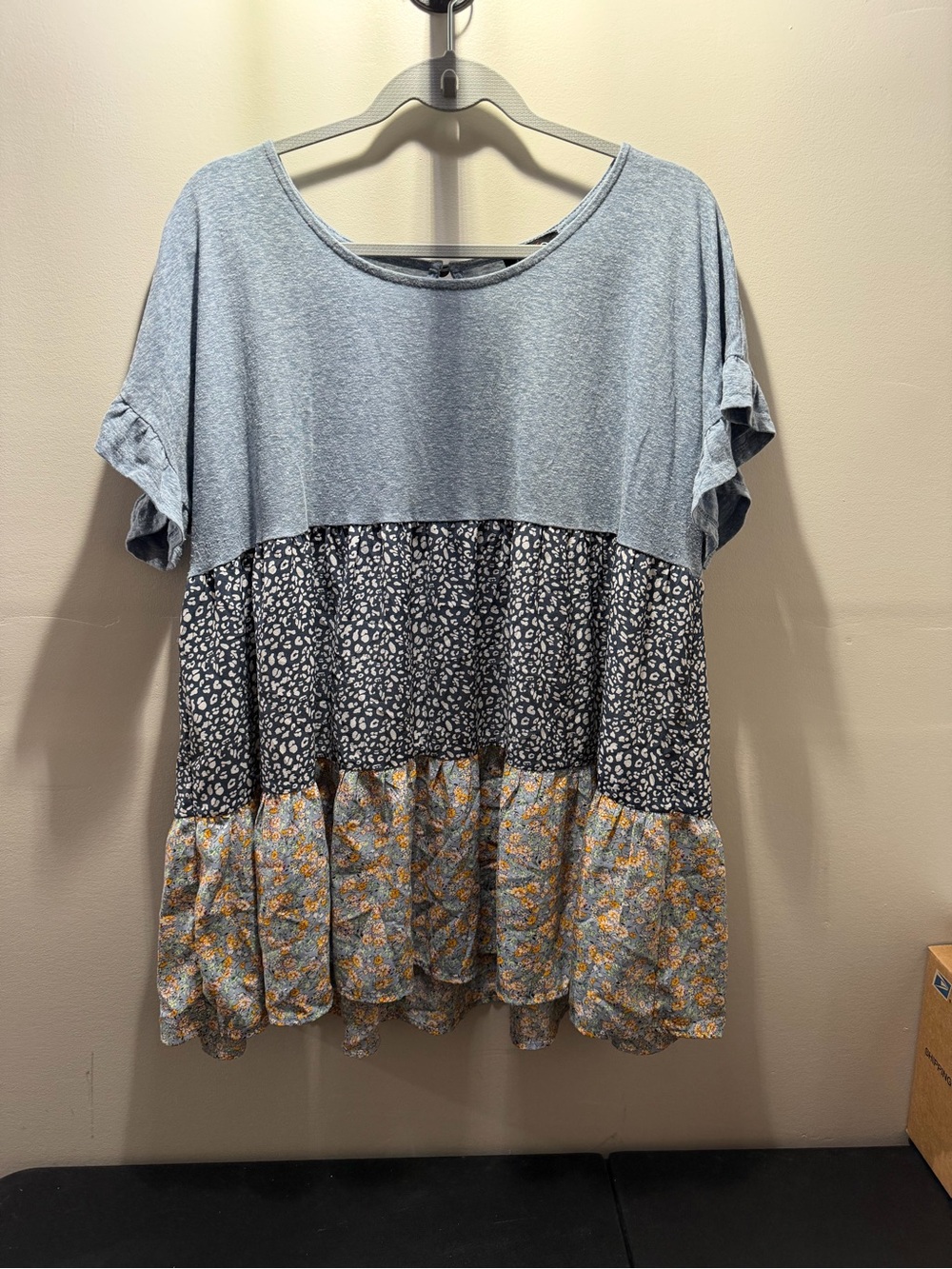 Women's Heathered Blue Tiered Ruffle Sleeve Floral-Print Top - Picture 2 of 8